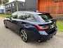 BMW 3-Serie Touring 330e Lci M-Sport pro, panorama, trekhaak, H&K, Hud