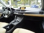 Lexus CT 200h Hybrid | AUTOMAAT | DEALER ONDERHOUDEN | TREKHAAK | LEDER | CRUISE CONTROL | CAMERA | NAVIGATIE | VIERSEIZOENEN BANDEN |