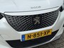 Peugeot e-2008 EV 50kWh 136pk GT Pack | Adaptive Cruise Control | Drive Assist | Navigatie | Parkeercamera | Climate Control