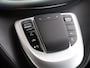 Mercedes-Benz V-klasse 300d DC 4MATIC AMG / Avantgarde L2 | Panorama - Schuifdak | Trekhaak Afneembaar | 360° Camera | Sfeerverlichting | Stoelverwarming | Elektrische Schuifdeuren |