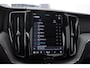 Volvo XC60 T6 350PK Automaat AWD Ultra Dark / Head-up display / Trekhaak/ Harman Kardon audio / Panoramadak / BLIS / Elektrisch bedienbare voorstoelen / Memory seats / Verwarmbare stoelen / Keyless entry /