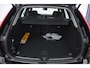 Volvo XC60 T6 350PK Automaat AWD Ultra Dark / Head-up display / Trekhaak/ Harman Kardon audio / Panoramadak / BLIS / Elektrisch bedienbare voorstoelen / Memory seats / Verwarmbare stoelen / Keyless entry /