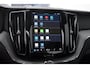Volvo XC60 T6 350PK Automaat AWD Ultra Dark / Head-up display / Trekhaak/ Harman Kardon audio / Panoramadak / BLIS / Elektrisch bedienbare voorstoelen / Memory seats / Verwarmbare stoelen / Keyless entry /