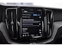 Volvo XC60 T6 350PK Automaat AWD Ultra Dark / Head-up display / Trekhaak/ Harman Kardon audio / Panoramadak / BLIS / Elektrisch bedienbare voorstoelen / Memory seats / Verwarmbare stoelen / Keyless entry /