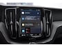Volvo XC60 T6 350PK Automaat AWD Ultra Dark / Head-up display / Trekhaak/ Harman Kardon audio / Panoramadak / BLIS / Elektrisch bedienbare voorstoelen / Memory seats / Verwarmbare stoelen / Keyless entry /