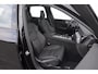 Volvo XC60 T6 350PK Automaat AWD Ultra Dark / Head-up display / Trekhaak/ Harman Kardon audio / Panoramadak / BLIS / Elektrisch bedienbare voorstoelen / Memory seats / Verwarmbare stoelen / Keyless entry /