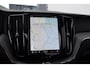 Volvo XC60 T6 350PK Automaat AWD Ultra Dark / Head-up display / Trekhaak/ Harman Kardon audio / Panoramadak / BLIS / Elektrisch bedienbare voorstoelen / Memory seats / Verwarmbare stoelen / Keyless entry /