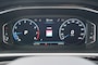 Volkswagen T-Roc 1.5 TSI DSG R-Line 150pk / Trekhaak wegklb./Panodak/ Navi Pro/ IQ LED/19 Inch LM/Camera