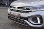 Volkswagen T-Roc 1.5 TSI DSG R-Line 150pk / Trekhaak wegklb./Panodak/ Navi Pro/ IQ LED/19 Inch LM/Camera