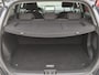 Hyundai Kona Electric EV Comfort Smart 39 kWh Automaat / Apple Carplay Android Auto / Allseason banden / Stuur-, en Stoelverwarming / Facelift / 3 fase Laden / Bluelink Navigatie / Dealer Onderhouden / Adaptief CC / WLTP bereik 305 km Stad 335 km / Keyless Entry/Start /
