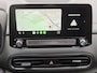 Hyundai Kona Electric EV Comfort Smart 39 kWh Automaat / Apple Carplay Android Auto / Allseason banden / Stuur-, en Stoelverwarming / Facelift / 3 fase Laden / Bluelink Navigatie / Dealer Onderhouden / Adaptief CC / WLTP bereik 305 km Stad 335 km / Keyless Entry/Start /