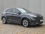 Hyundai Kona Electric EV Comfort Smart 39 kWh Automaat / Apple Carplay Android Auto / Allseason banden / Stuur-, en Stoelverwarming / Facelift / 3 fase Laden / Bluelink Navigatie / Dealer Onderhouden / Adaptief CC / WLTP bereik 305 km Stad 335 km / Keyless Entry/Start /