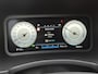 Hyundai Kona Electric EV Comfort Smart 39 kWh Automaat / Apple Carplay Android Auto / Allseason banden / Stuur-, en Stoelverwarming / Facelift / 3 fase Laden / Bluelink Navigatie / Dealer Onderhouden / Adaptief CC / WLTP bereik 305 km Stad 335 km / Keyless Entry/Start /