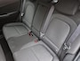 Hyundai Kona Electric EV Comfort Smart 39 kWh Automaat / Apple Carplay Android Auto / Allseason banden / Stuur-, en Stoelverwarming / Facelift / 3 fase Laden / Bluelink Navigatie / Dealer Onderhouden / Adaptief CC / WLTP bereik 305 km Stad 335 km / Keyless Entry/Start /