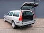 Volvo V70 2.4 Comfort Line RIJDT SUPER! LEER! NAVI! CLIMA! LM VELGEN! TREKHAAK!