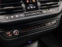 BMW 1-Serie 118i M Sport Automaat (APPLE CARPLAY, M PAKKET, STUUR/STOELVERWARMING, SFEERVERLICHTING, SPORTSTOELEN, GETINT GLAS, CRUISE, NIEUWE APK, NIEUWSTAAT)
