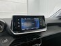 Peugeot e-208 EV Active Pack 50 kWh 136pk | Accu SOH 94,5% | 1e Eigenaar | Navigatie | Climate Control | Cruise Control | Armsteun | DAB+ radio | Parkeersensoren | Keyless start | Elektrisch inklapbare spiegels | Regensensor | Automatisch dimlicht | 16" lichtmetalen velgen |