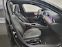 Mercedes-Benz A-klasse 180 Business Solution AMG Night Edition (SFEERVERLICHTING, PANORAMADAK, STOELVERWARMING, WIDESCREEN DASH)