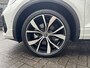 Volkswagen T-Roc 1.5 TSI 150pk R-Line DSG Automaat Cockpit Pro / Panoramadak / Led Matrix / 19"LM Velgen / App-Connect / Camera Navigatie / Ergo Active bestuurdersstoel / Achterklep electrisch /