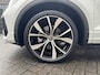 Volkswagen T-Roc 1.5 TSI 150pk R-Line DSG Automaat Cockpit Pro / Panoramadak / Led Matrix / 19"LM Velgen / App-Connect / Camera Navigatie / Ergo Active bestuurdersstoel / Achterklep electrisch /