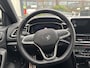 Volkswagen T-Roc 1.5 TSI 150pk R-Line DSG Automaat Cockpit Pro / Panoramadak / Led Matrix / 19"LM Velgen / App-Connect / Camera Navigatie / Ergo Active bestuurdersstoel / Achterklep electrisch /