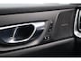 Volvo V60 2.0 T6 Plug-in hybrid AWD Plus Dark | Adaptive Cruise Control | Elektr. bedienbaar schuif-\-kanteldak | 360 Camera | Stoelverwarming voor + achter | Verwarmd stuurwiel | Elektr. verwarmde voorruit | Trekhaak | Harman kardon audio | Elektr. verstelbare voorstoelen incl. geheugen | Sportstoelen | 18" velgen |