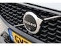 Volvo V60 2.0 T6 Plug-in hybrid AWD Plus Dark | Adaptive Cruise Control | Elektr. bedienbaar schuif-\-kanteldak | 360 Camera | Stoelverwarming voor + achter | Verwarmd stuurwiel | Elektr. verwarmde voorruit | Trekhaak | Harman kardon audio | Elektr. verstelbare voorstoelen incl. geheugen | Sportstoelen | 18" velgen |
