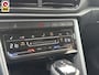 Volkswagen T-Roc 1.5 TSI Life Business | Trekhaak | Navi | Stoelverwarming | Crui