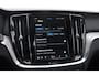 Volvo V60 T6 350PK Automaat AWD Plus Dark / Adaptive cruise control / Elektrische stoelen / Harman Kardon audio / Trekhaak / Pilot assist / BLIS / Stoel en stuur verwarming / Elektrische achterklep / Parkeersensoren met 360 camera / Google infotainment