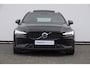 Volvo V60 T6 350PK Automaat AWD Plus Dark / Adaptive cruise control / Elektrische stoelen / Harman Kardon audio / Trekhaak / Pilot assist / BLIS / Stoel en stuur verwarming / Elektrische achterklep / Parkeersensoren met 360 camera / Google infotainment
