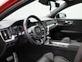 Volvo S60 2.0 T5 Intro Edition | R-Design | Harman Kardon | Leder | Automatisch verstelbaar stoelen | Achteruitrijcamera | Carplay