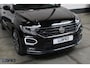 Volkswagen T-Roc 1.5 TSI 3x R-Line | Pano Trekaak Virtual Cam ACC CarPlay Sfeer