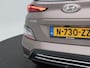 Hyundai Kona Electric EV Fashion 64 kWh 204 Pk | Trekhaak | LED | Head-up | Carplay | Adaptive Cruise | Climate Control | Navigatiesysteem | Camera | 17 Inch