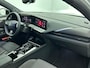 Opel Astra 1.2 Level 4 130pk Automaat | Navigatie via Apple Carplay/Android Auto | Climate Control | Adaptieve Cruise Control | 360 Camera | LED | 17" Lichtmetalen Velgen | Verwarmbare Voorstoelen/Stuur | Keyless Entry/Start |