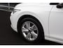 Volkswagen Golf 1.0 TSI 110pk Life Business Navi Clima Stoel/Stuur verwarming Trekhaak Sfeerverlichting ACC CarPlay DAB+ Parkeersensoren
