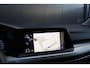 Volkswagen Golf 1.0 TSI 110pk Life Business Navi Clima Stoel/Stuur verwarming Trekhaak Sfeerverlichting ACC CarPlay DAB+ Parkeersensoren