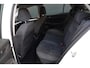 Volkswagen Golf 1.0 TSI 110pk Life Business Navi Clima Stoel/Stuur verwarming Trekhaak Sfeerverlichting ACC CarPlay DAB+ Parkeersensoren