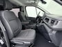 Renault Trafic 2.0DCI 150PK Dubbele Cabine T29 L2H1 Navi Airco Camera Trekhaak Cruise Control Lmv DC Black Edition Euro 6 Betonplex Vloer Lat om Lat Betimmering Schuifdeur 1e Eigenaar Origineel Nederlandse Auto