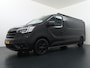 Renault Trafic 2.0DCI 150PK Dubbele Cabine T29 L2H1 Navi Airco Camera Trekhaak Cruise Control Lmv DC Black Edition Euro 6 Betonplex Vloer Lat om Lat Betimmering Schuifdeur 1e Eigenaar Origineel Nederlandse Auto