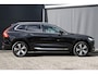 Volvo XC60 T6 Automaat Plug-in hybrid AWD Plus Bright | Premium Audio by Harman en Kardon | Rondomzicht Camera| Adaptieve Cruise Control| Blind spot| Semi electrische Trekhaak| Electrisch bedienbare Voorstoelen| Alarmklasse 3| standkachel.