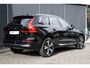 Volvo XC60 T6 Automaat Plug-in hybrid AWD Plus Bright | Premium Audio by Harman en Kardon | Rondomzicht Camera| Adaptieve Cruise Control| Blind spot| Semi electrische Trekhaak| Electrisch bedienbare Voorstoelen| Alarmklasse 3| standkachel.