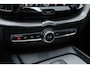 Volvo XC60 T6 Automaat Plug-in hybrid AWD Plus Bright | Premium Audio by Harman en Kardon | Rondomzicht Camera| Adaptieve Cruise Control| Blind spot| Semi electrische Trekhaak| Electrisch bedienbare Voorstoelen| Alarmklasse 3| standkachel.