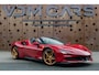 Ferrari SF90 Spider 4.0 V8 | 1e Eigenaar | Two-Tone | Lift | Carplay | AFS | Camera | HiFi | Carbon | Extracampionario |