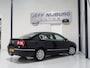 Volkswagen Passat 2.0 FSI Comfortline "Origineel NL!" Trekhaak Navigatie Parkeersensoren Climatronic Cruise-control Airco