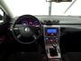 Volkswagen Passat 2.0 FSI Comfortline "Origineel NL!" Trekhaak Navigatie Parkeersensoren Climatronic Cruise-control Airco