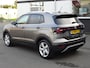 Volkswagen T-Cross 1.0 TSI Style Automatische airco, app connect, achteruitrijcamera, parkeersensoren, afneembare trekhaak, led koplampen, licht metalen velgen 17 inch, stoel verwarming, enz.