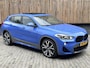 BMW X2 sDrive20i M-sport Automaat | Panoramadak | DAB | LED verlichting | 20 inch | Schakelflippers | Lederen bekleding | Stoelverwarming | Lane assist | Parkeersensoren voor en achter | Achteruitrijcamera