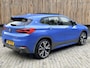 BMW X2 sDrive20i M-sport Automaat | Panoramadak | DAB | LED verlichting | 20 inch | Schakelflippers | Lederen bekleding | Stoelverwarming | Lane assist | Parkeersensoren voor en achter | Achteruitrijcamera