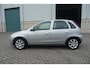 Opel Corsa 1.4-16V Silverline - trekhaak - lm velgen - navi -lage km stand - org. nl auto