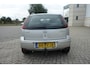 Opel Corsa 1.4-16V Silverline - trekhaak - lm velgen - navi -lage km stand - org. nl auto